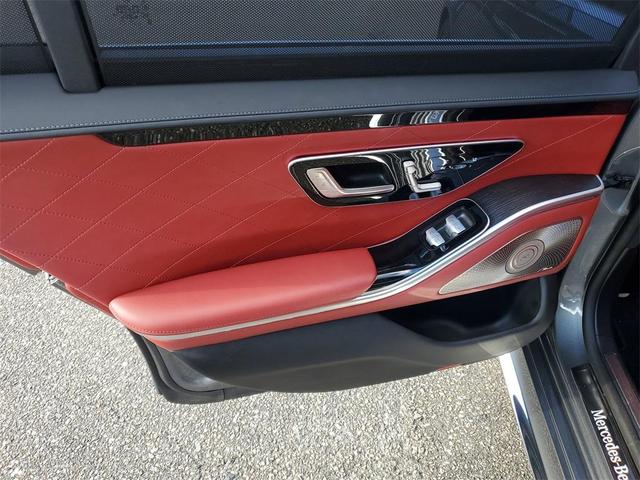 Photo of 2022 Selenite Gray Metallic Mercedes-Benz S-Class