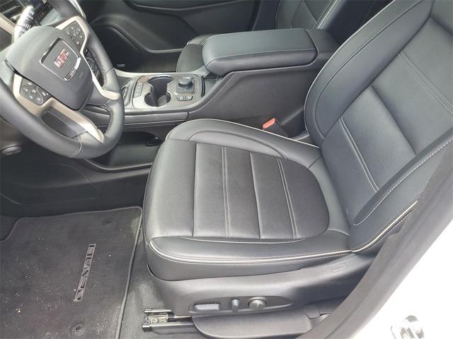 Photo of 2023 White Frost Tri-Coat GMC Acadia