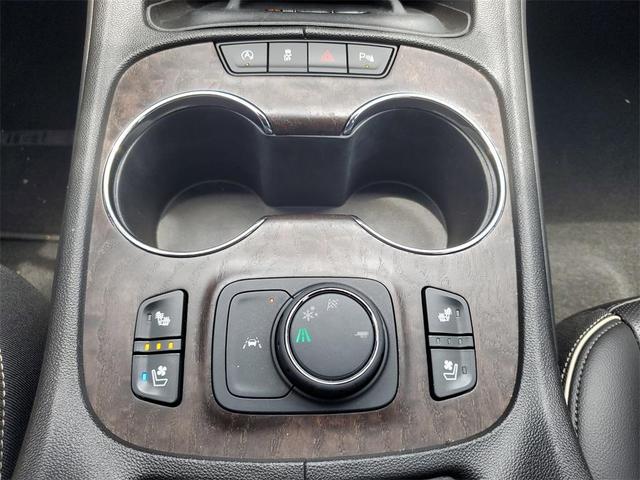 Photo of 2023 White Frost Tri-Coat GMC Acadia