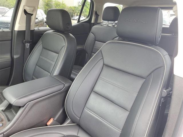 Photo of 2023 White Frost Tri-Coat GMC Acadia