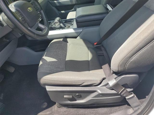 Photo of 2023 Oxford White Ford F-150 Lightning
