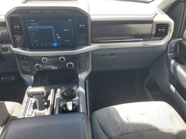 Photo of 2023 Oxford White Ford F-150 Lightning
