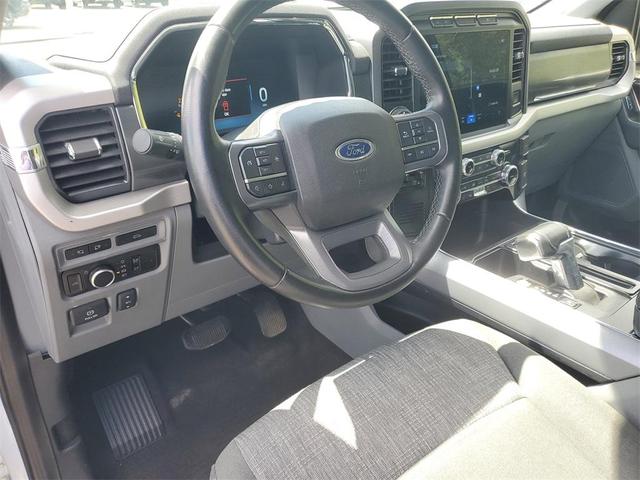 Photo of 2023 Oxford White Ford F-150 Lightning