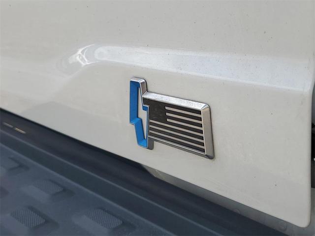 Photo of 2023 Oxford White Ford F-150 Lightning