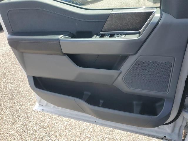 Photo of 2023 Oxford White Ford F-150 Lightning
