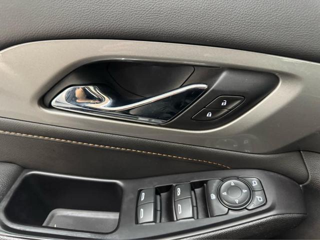 Photo of 2020 Graphite Metallic Chevrolet Traverse