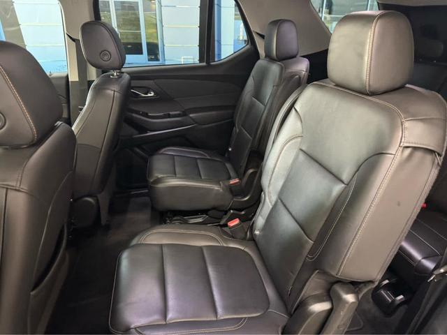 Photo of 2020 Graphite Metallic Chevrolet Traverse