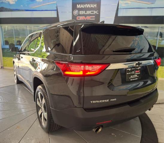 Photo of 2020 Graphite Metallic Chevrolet Traverse