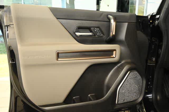 Photo of 2024 Black GMC HUMMER EV SUV
