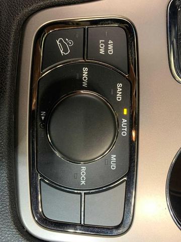 Photo of 2021 Bright White Clearcoat Jeep Grand Cherokee