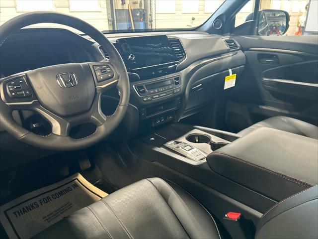 Photo of 2025 Crystal Black Pearl Honda Ridgeline