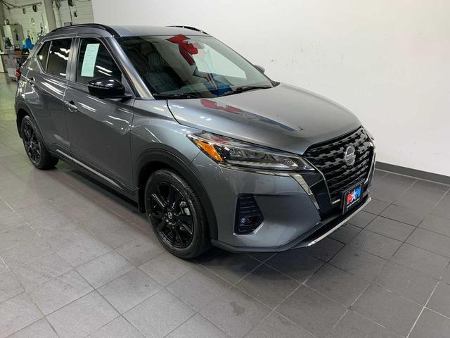 Photo of 2021 Gun Metallic Nissan Kicks