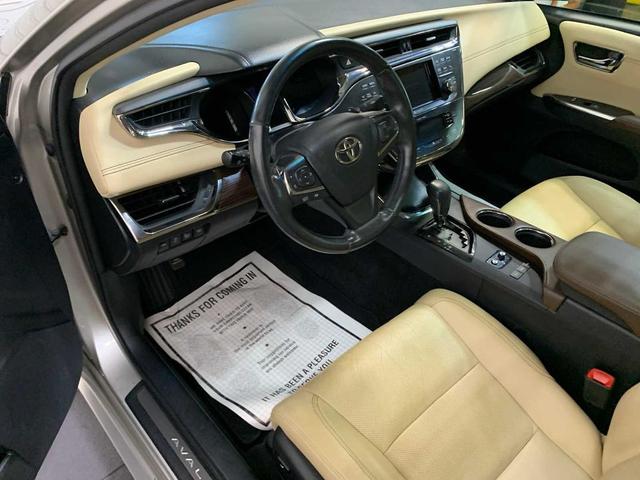 Photo of 2013 Champagne Mica Toyota Avalon
