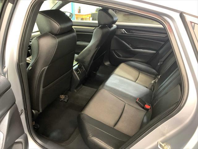 Photo of 2020 Lunar Silver Metallic Honda Accord