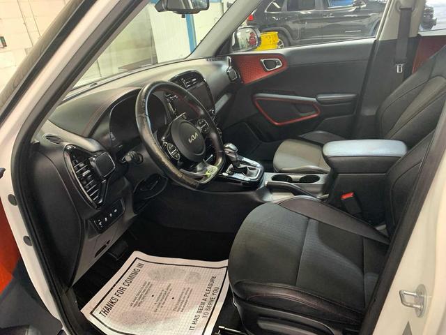 Photo of 2023 Snow White Pearl Kia Soul