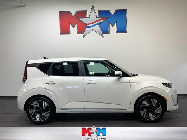 Photo of 2023 Snow White Pearl Kia Soul
