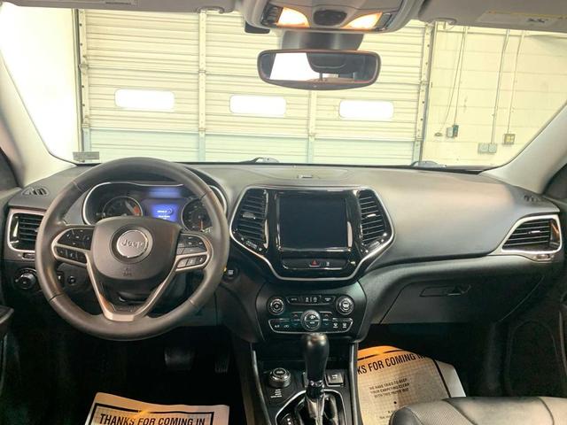 Photo of 2022 Bright White Clearcoat Jeep Cherokee