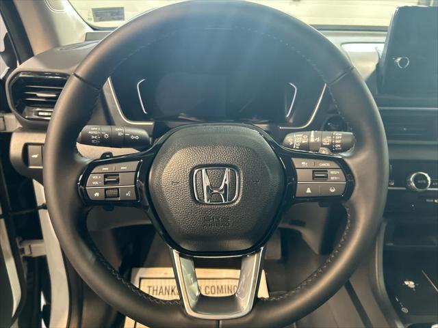 Photo of 2025 Platinum White Pearl Honda Pilot