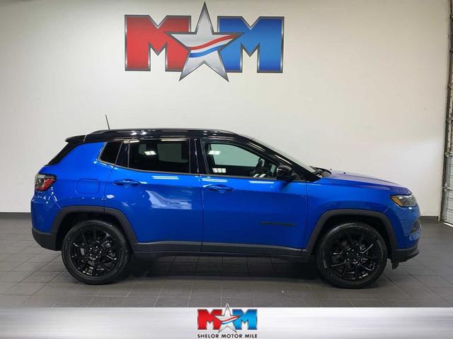 Photo of 2022 Laser Blue Pearlcoat Jeep Compass