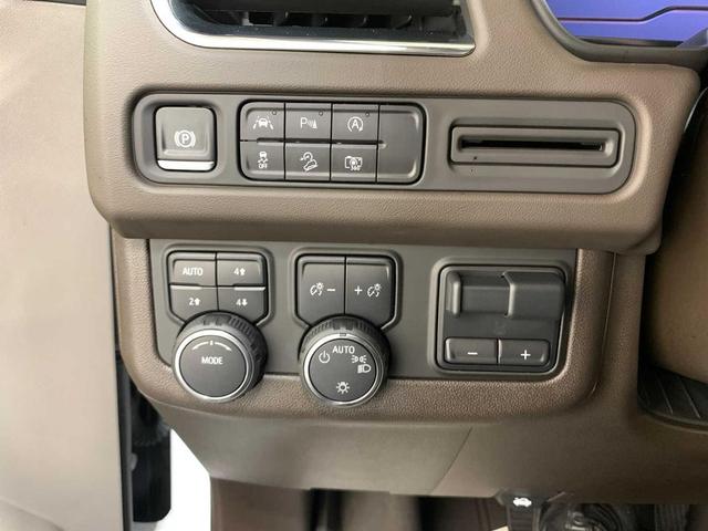 Photo of 2024 Summit White Chevrolet Tahoe