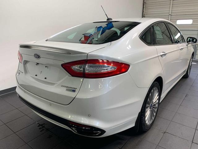 Photo of 2014 White Platinum Tri-Coat Metallic Ford Fusion