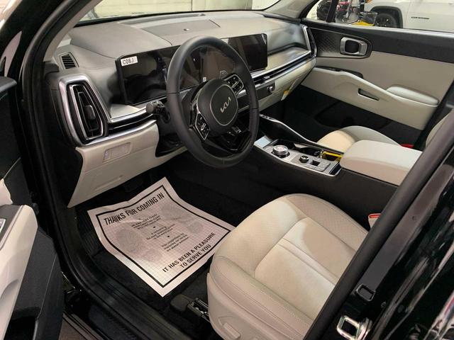 Photo of 2025 Aurora Black Pearl Kia Sorento Hybrid