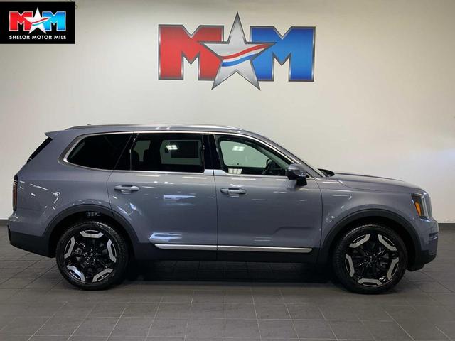 Photo of 2025 Everlasting Silver Kia Telluride