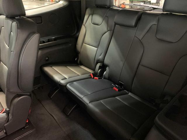 Photo of 2025 Everlasting Silver Kia Telluride
