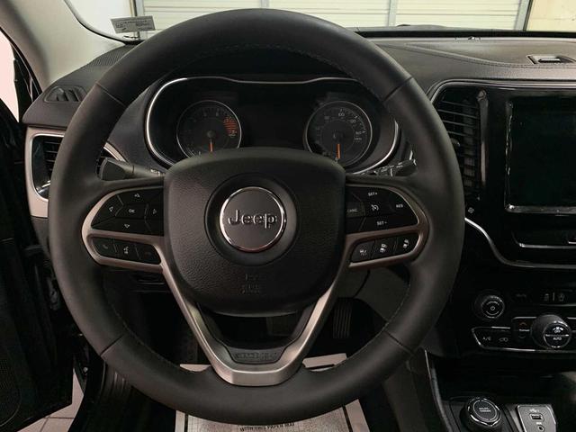 Photo of 2022 Diamond Black Crystal Pearlcoat Jeep Cherokee