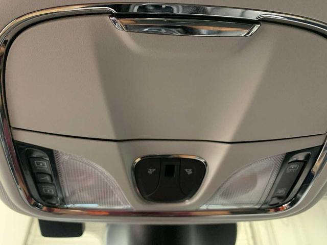 Photo of 2022 Diamond Black Crystal Pearlcoat Jeep Cherokee