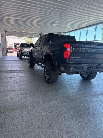 Photo of 2022 Black Chevrolet Silverado 1500