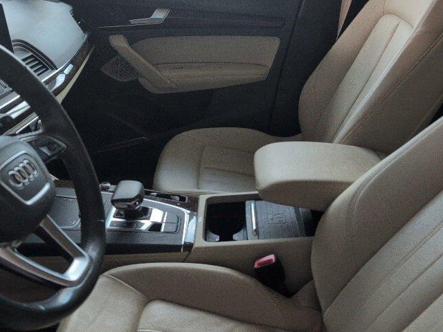 Photo of 2019 Black Audi Q5