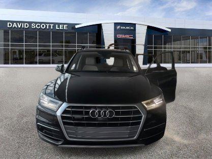 Photo of 2019 Black Audi Q5