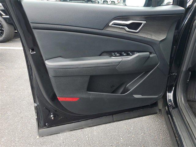 Photo of 2023 Ebony Black Kia Sportage