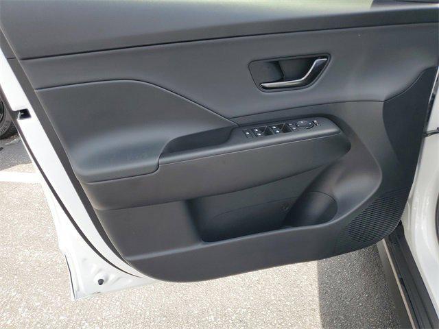 Photo of 2025 White Hyundai KONA