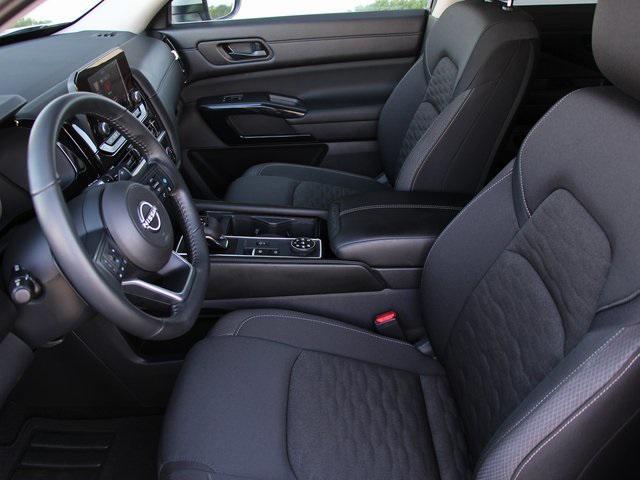 Photo of 2025 Brilliant Silver Metallic Nissan Pathfinder