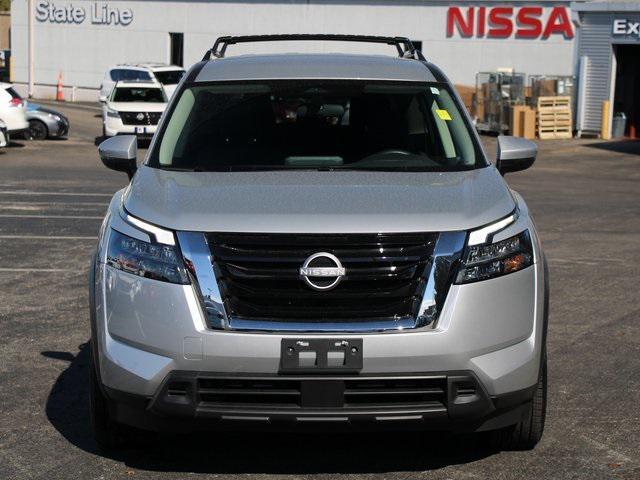 Photo of 2025 Brilliant Silver Metallic Nissan Pathfinder