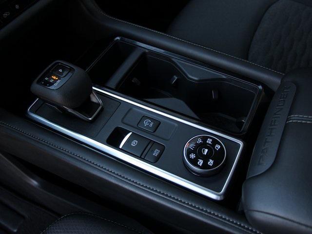 Photo of 2025 Brilliant Silver Metallic Nissan Pathfinder