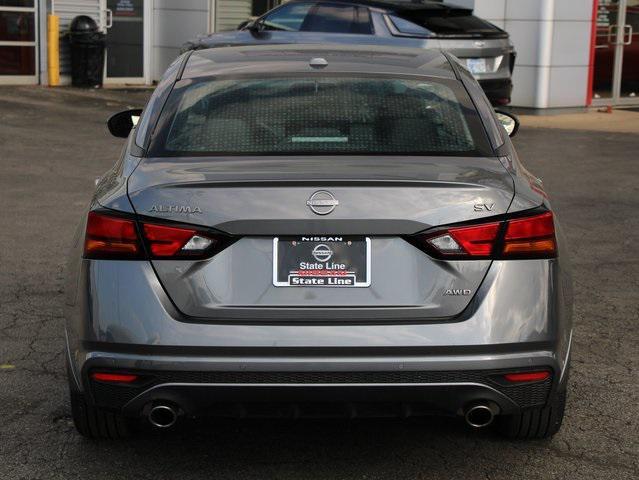 Photo of 2024 Gun Metallic Nissan Altima