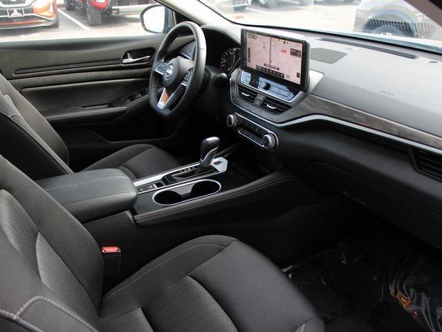 Photo of 2024 Gun Metallic Nissan Altima