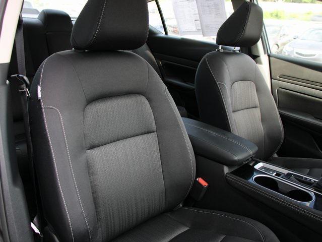 Photo of 2024 Gun Metallic Nissan Altima