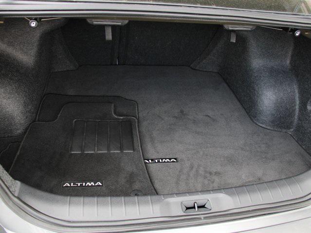 Photo of 2024 Gun Metallic Nissan Altima