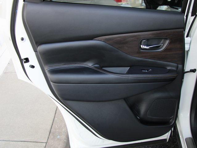 Photo of 2024 Pearl White Tricoat Nissan Murano