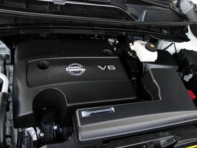 Photo of 2024 Pearl White Tricoat Nissan Murano