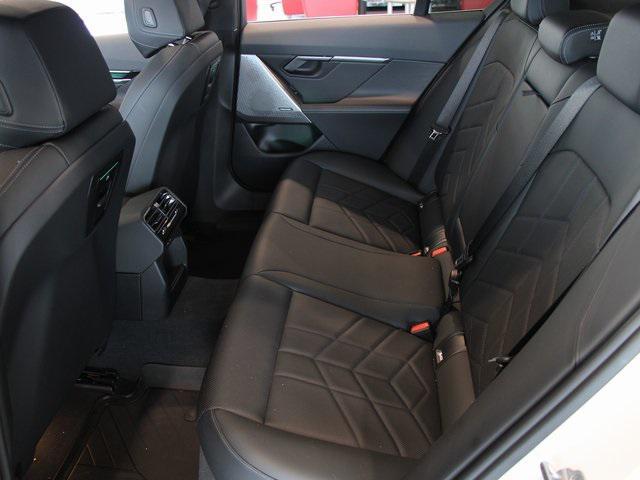 Photo of 2024 Alpine White BMW i5