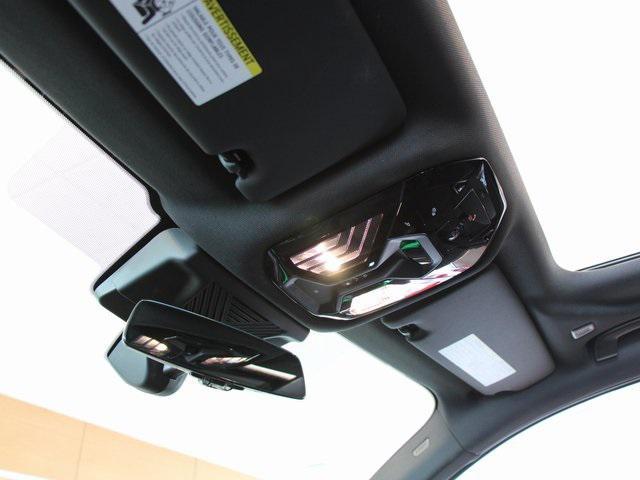 Photo of 2024 Alpine White BMW i5