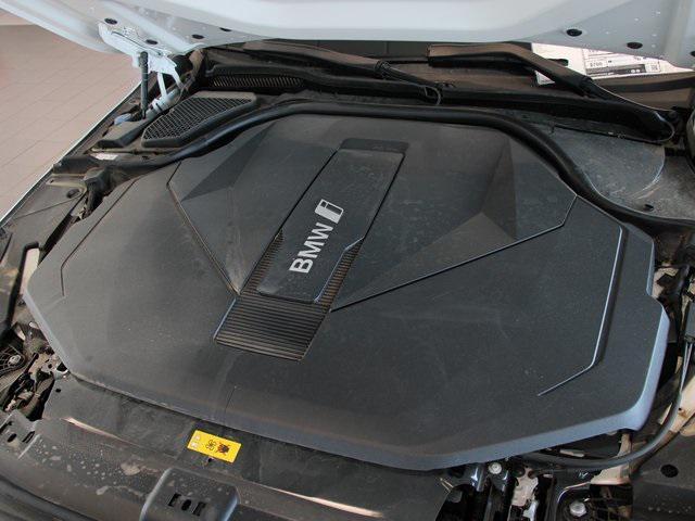 Photo of 2024 Alpine White BMW i5