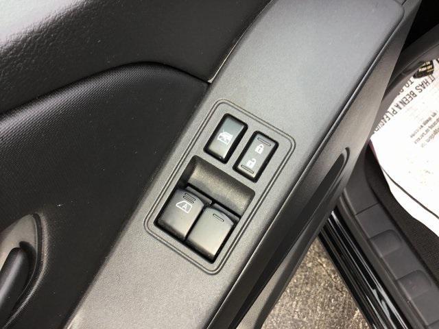 Photo of 2024 Super Black Nissan Frontier