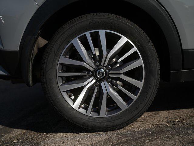 Photo of 2021 Boulder Gray Pearl Nissan Kicks