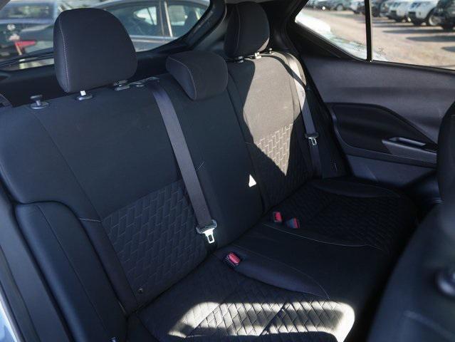 Photo of 2021 Boulder Gray Pearl Nissan Kicks